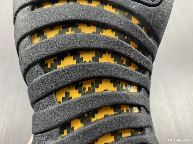1st Kicks Taxi Black CT8013-071 Jordan Air 12 0727